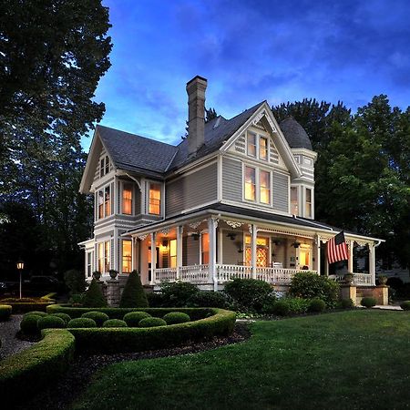 The Historic Morris Harvey House Acomodação com café da manhã Fayetteville Exterior foto